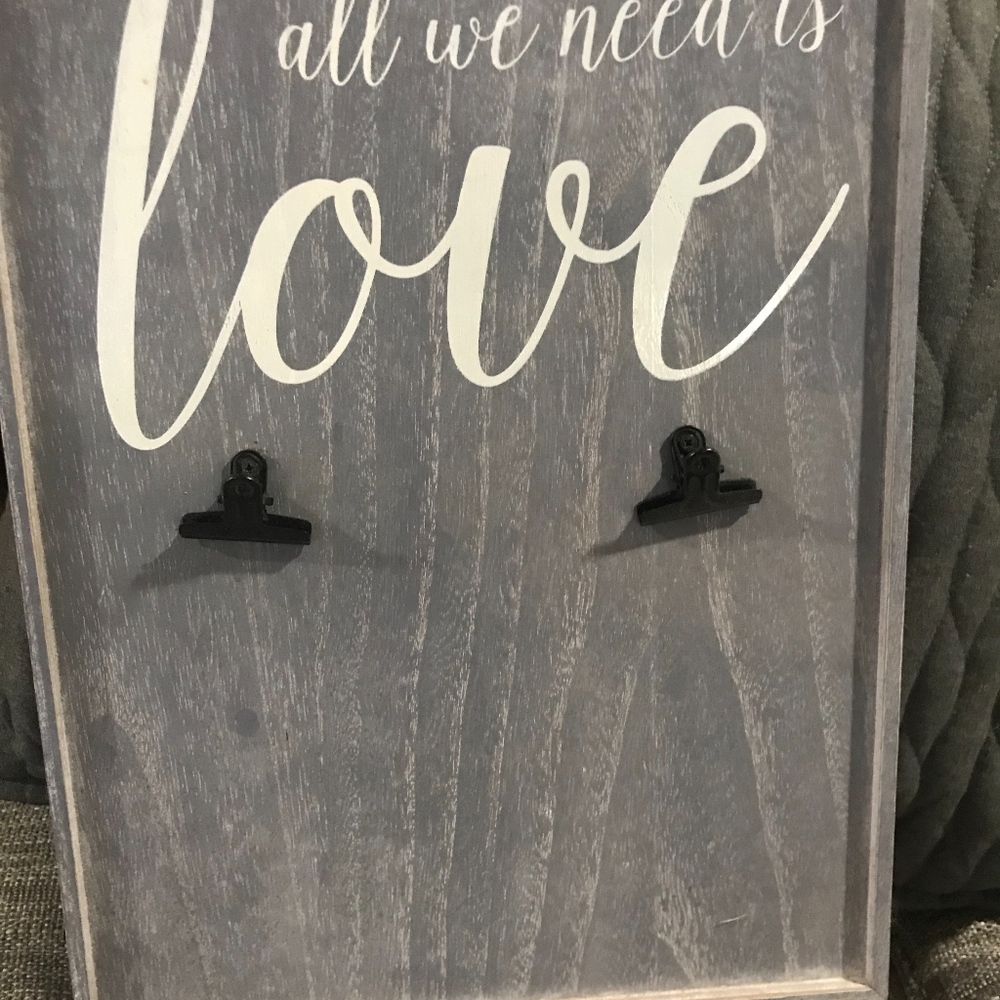 Decor - Picture 2 of 3